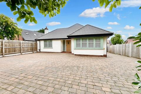 2 bedroom detached bungalow for sale - Stone Road, Hill Chorlton Nr Baldwins Gate