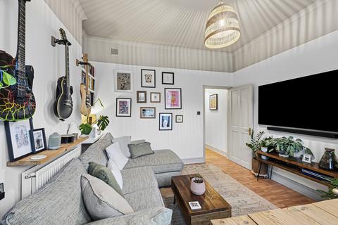 2 bedroom flat for sale, Barry Road, East Dulwich, London, SE22