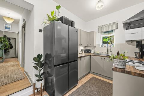 2 bedroom flat for sale, Barry Road, East Dulwich, London, SE22
