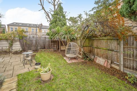 2 bedroom flat for sale, Barry Road, East Dulwich, London, SE22