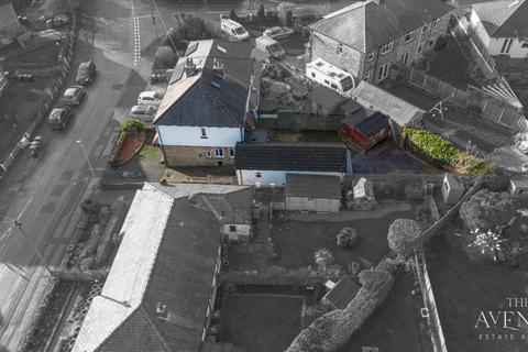 4 bedroom semi-detached house for sale, Brantcliffe Drive, Baildon, West Yorkshire.