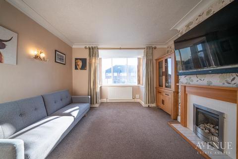 4 bedroom semi-detached house for sale, Brantcliffe Drive, Baildon, West Yorkshire.