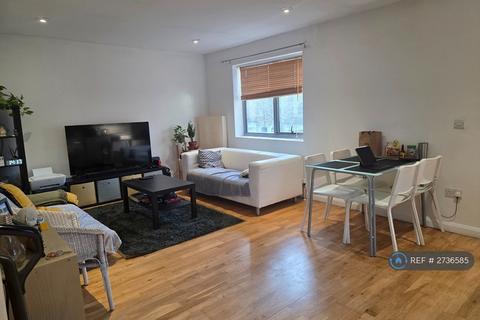 2 bedroom flat to rent, Bouvier Court, London, SE22
