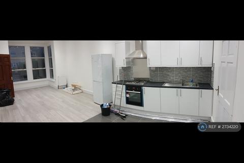 2 bedroom flat to rent, Beaufort Gardens, Ilford, IG1