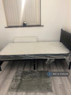 1 bedroom in a house share to rent, Brights Avenue, Rainham, RM13