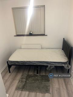 1 bedroom in a house share to rent, Brights Avenue, Rainham, RM13