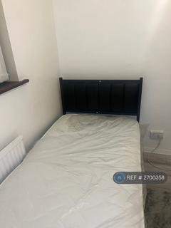 1 bedroom in a house share to rent, Brights Avenue, Rainham, RM13