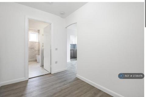 1 bedroom flat to rent, Bader Gardens, Slough, SL1