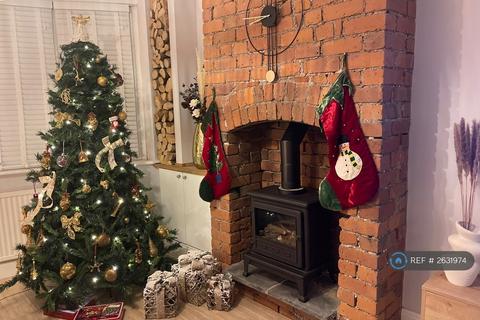 3 bedroom semi-detached house to rent, Hurstville Road, Manchester, M21