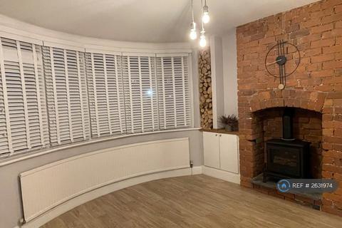 3 bedroom semi-detached house to rent, Hurstville Road, Manchester, M21