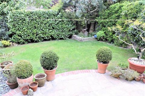 3 bedroom detached house for sale, Croft Drive, Mapplewell, Barnsley, S75 6AN