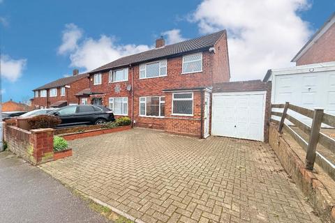 3 bedroom semi-detached house for sale, Ashwell Avenue, Sundon Park, Luton, Bedffordshire, LU3 3AU