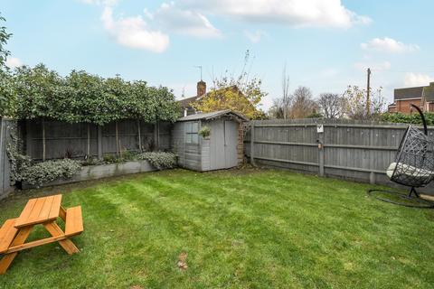 3 bedroom semi-detached house for sale, Spinney Hill, Addlestone, KT15