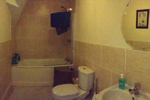 2 bedroom flat to rent, Cathedral Road, Cardiff, CF11