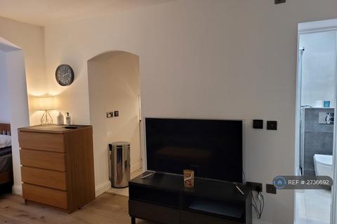Studio to rent, London, London, NW3