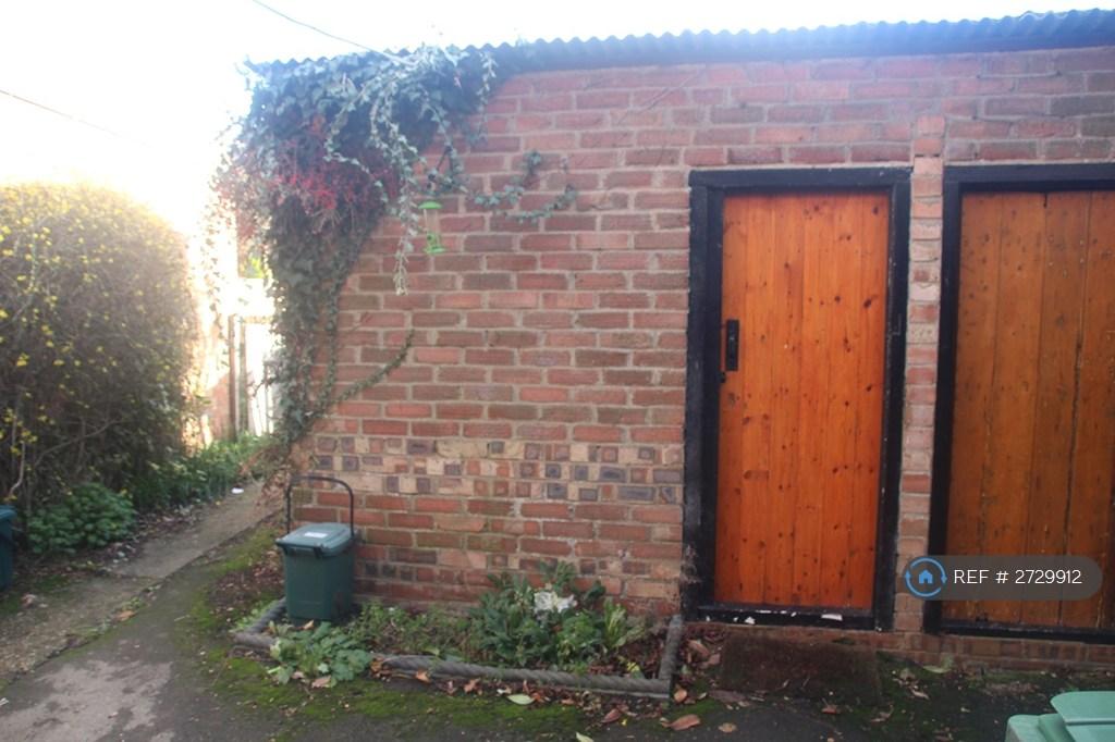 Brick Outhouse/Shed