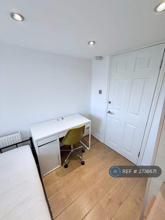 Room 1 - £180pw
