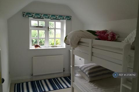 3 bedroom semi-detached house to rent, Upper Village Road, Sunninghill, SL5