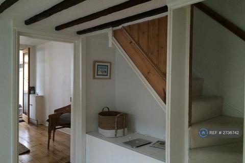 3 bedroom semi-detached house to rent, Upper Village Road, Sunninghill, SL5