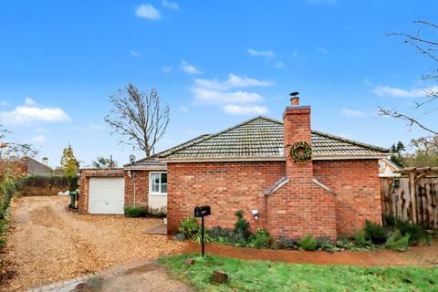 2 bedroom detached bungalow for sale - Sandy Crescent, Ingoldisthorpe, King's Lynn, Norfolk