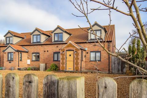 3 bedroom semi-detached house for sale - Sandy Way, Ingoldisthorpe