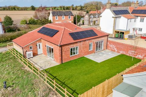 4 bedroom bungalow for sale, Lower Farm Mews, Tittleshall