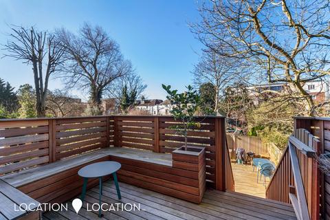3 bedroom flat for sale, Cranwich Road, London, N16