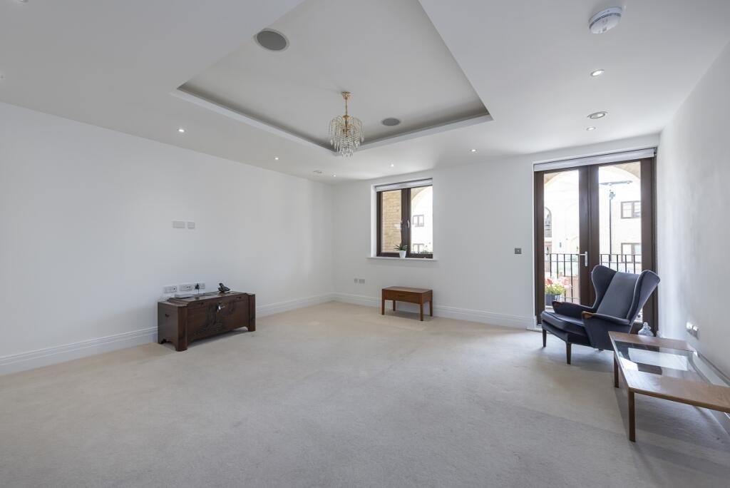 Walled Garden living room.jpeg