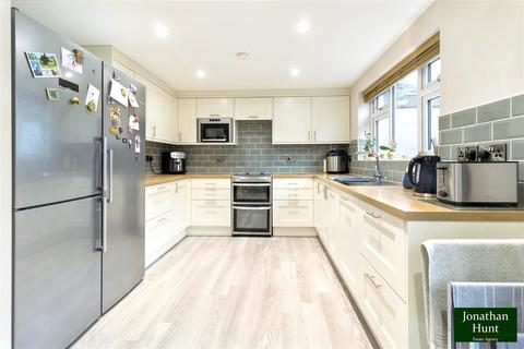 undefined, Hillview, Buntingford SG9