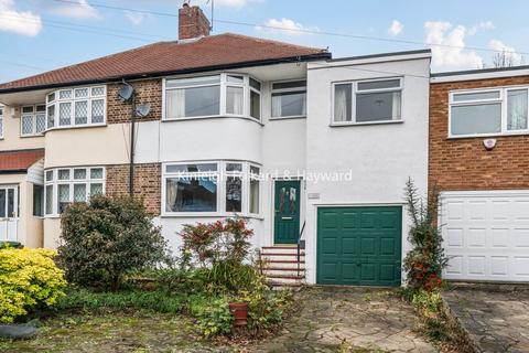 4 bedroom semi-detached house for sale - Brownspring Drive, London, SE9