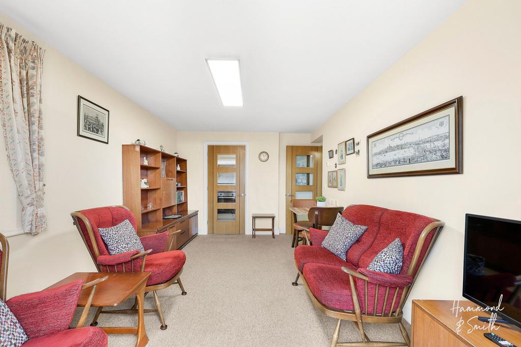 Lounge / Dining Room