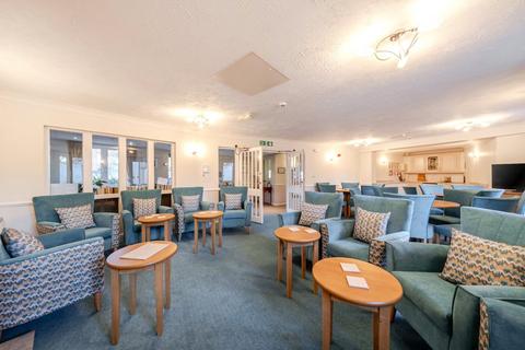 1 bedroom retirement property for sale, Mervyn Road, Shepperton, TW17