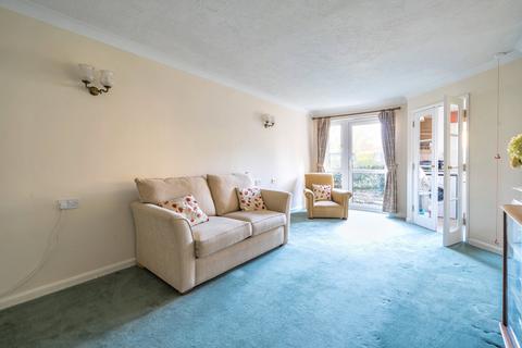 1 bedroom retirement property for sale, Mervyn Road, Shepperton, TW17