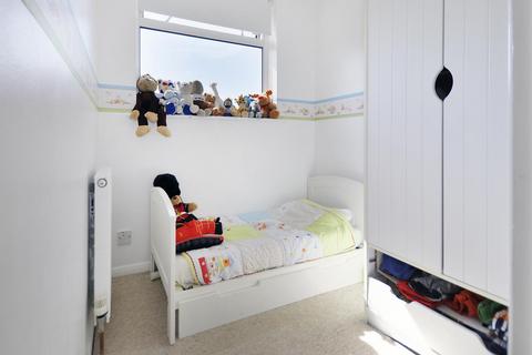 3 bedroom terraced house to rent, Coleridge Close, Goring-by-Sea