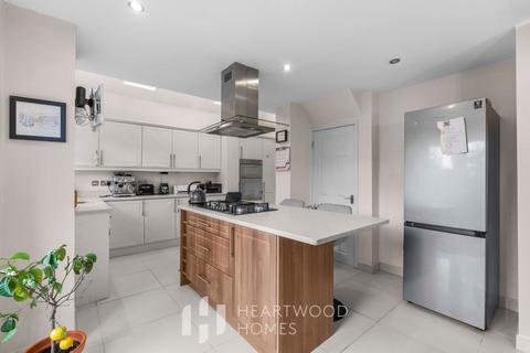 undefined, Villiers Crescent, St Albans, AL4 9HZ