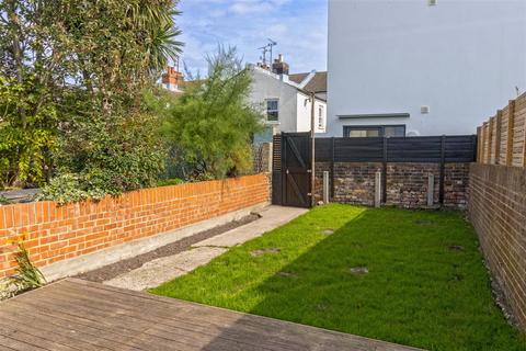 3 bedroom terraced house to rent, London Street, Worthing