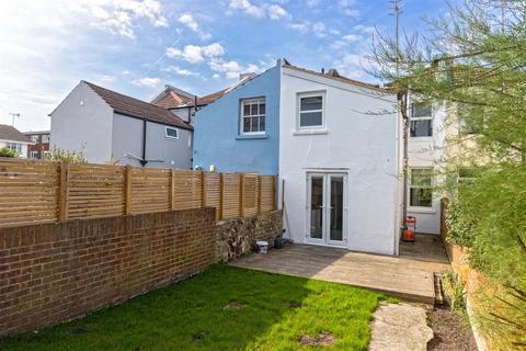 3 bedroom terraced house to rent, London Street, Worthing