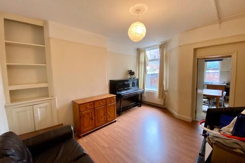4 bedroom terraced house to rent, Platt Lane, Manchester, M14