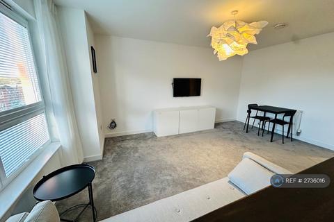 2 bedroom flat to rent, Springfield Gardens, Glasgow, G31