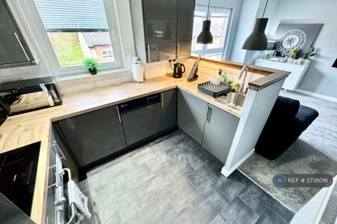 2 bedroom flat to rent, Springfield Gardens, Glasgow, G31
