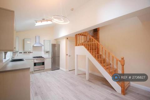 2 bedroom maisonette to rent, London Road, High Wycombe, HP11