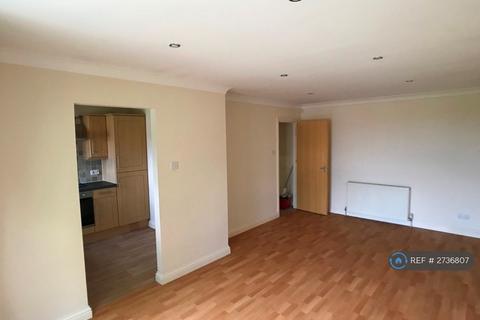 2 bedroom flat to rent, Chantry Court, Morley, LS27