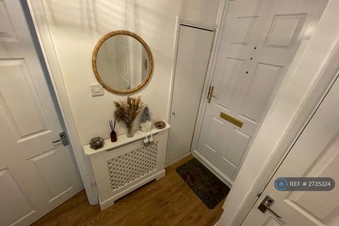 2 bedroom maisonette to rent, Atkinson House, London, SE17