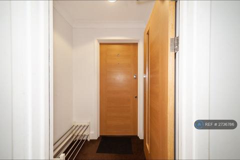 1 bedroom flat to rent, Gordon Road, London, SE15