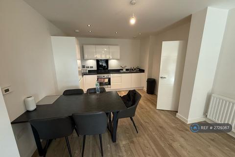 2 bedroom flat to rent, Adele Court, London, N17