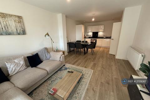 2 bedroom flat to rent, Adele Court, London, N17