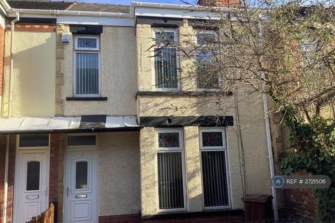 3 bedroom terraced house to rent, The Hollies, Hull, HU5
