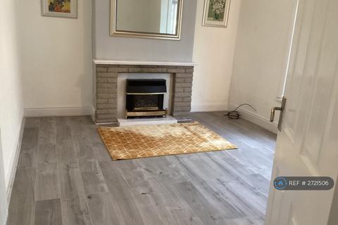 3 bedroom terraced house to rent, The Hollies, Hull, HU5