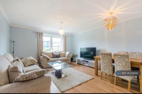2 bedroom flat to rent - Wheatcroft Court, Sutton, SM1