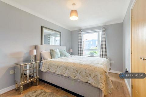 2 bedroom flat to rent, Wheatcroft Court, Sutton, SM1
